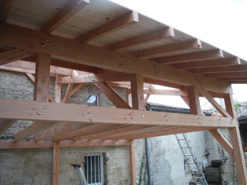 Préau bois un pan en Deux-Sèvres (79)